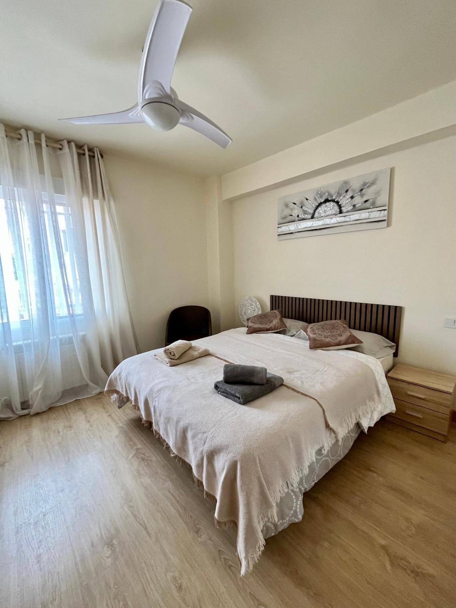 Santa Barbara Apartamento อาลิกันเต ภายนอก รูปภาพ
